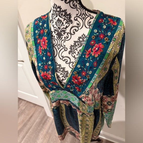 Johnny Was Embroidered Tunic - Picture 3 of 9